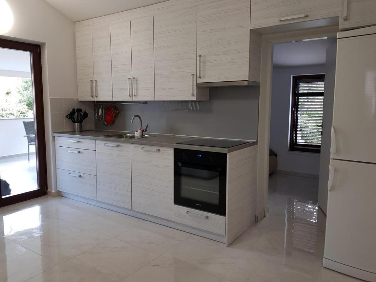 Relax Zone III Apartment Malinska Exterior photo