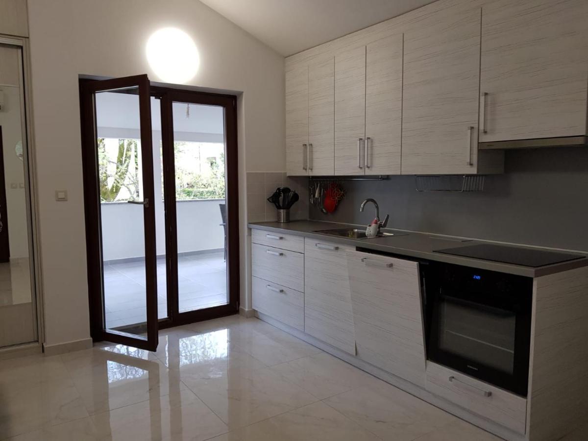 Relax Zone III Apartment Malinska Exterior photo